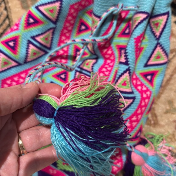 Wayuu Maruliunaja Bag
Colombian ethnic shoulder bucket bag drawstring handmade - Picture 2 of 12
